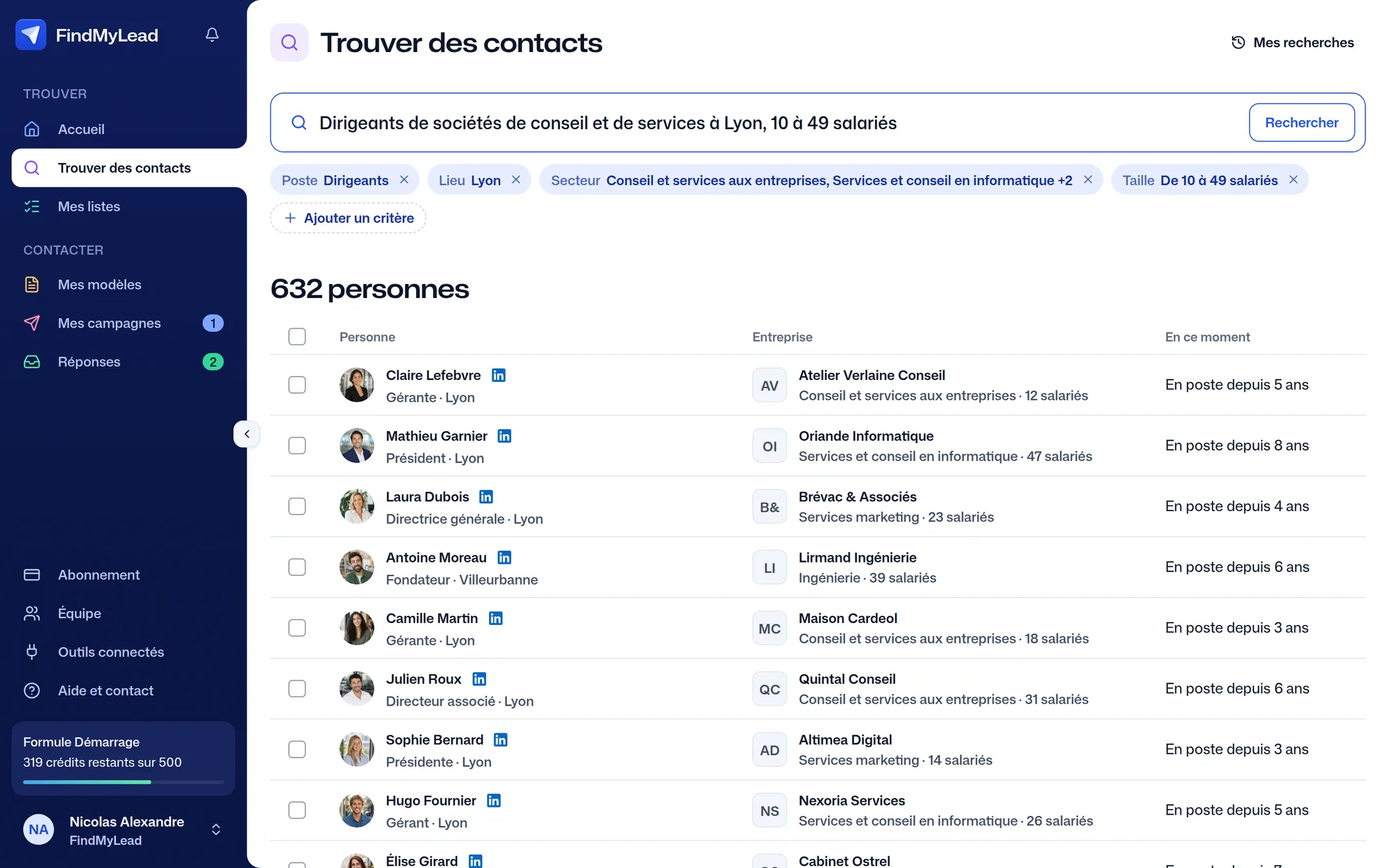 La recherche de contacts FindMyLead : la phrase « Dirigeants de sociétés de conseil et de services à Lyon, 10 à 49 salariés », les critères compris et 632 personnes trouvées, chacune avec son entreprise et son ancienneté.
